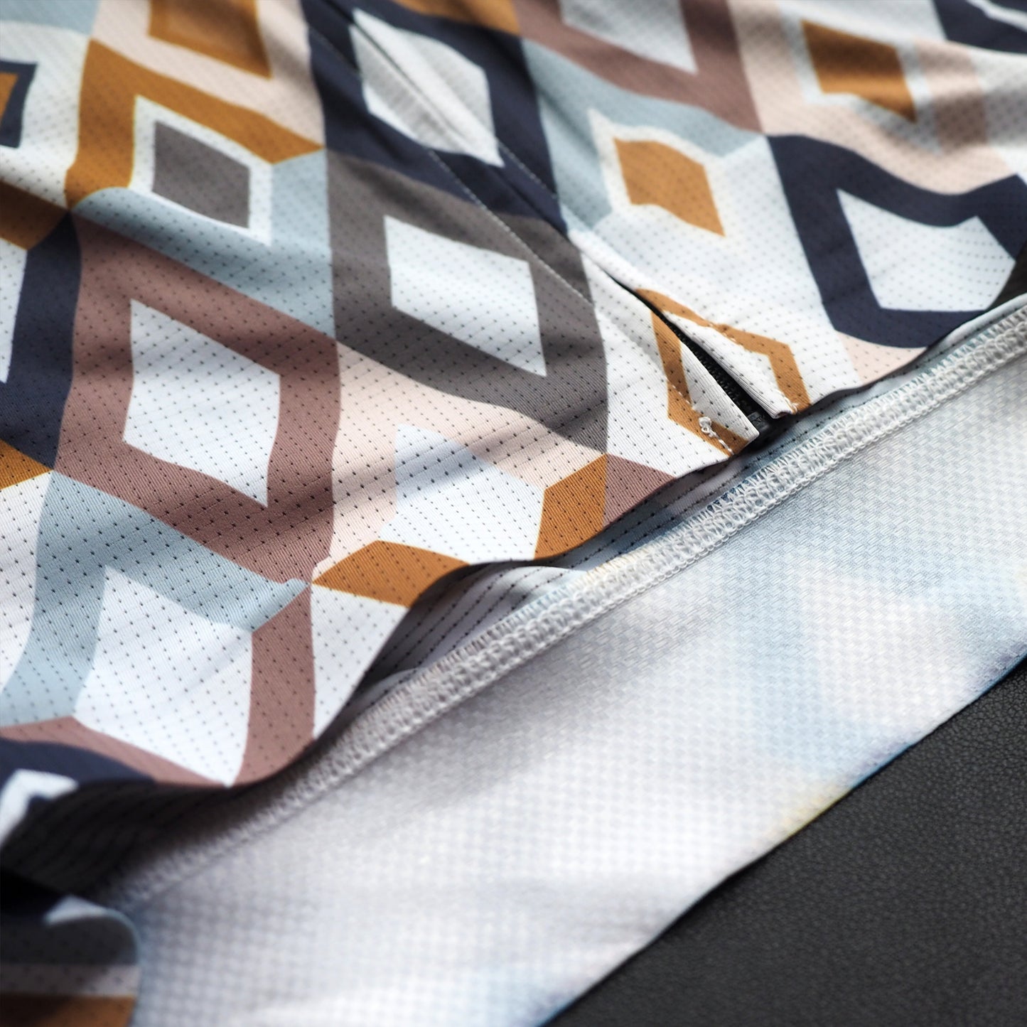 The Pack Alpha Geometric Jersey - Men (Prism)