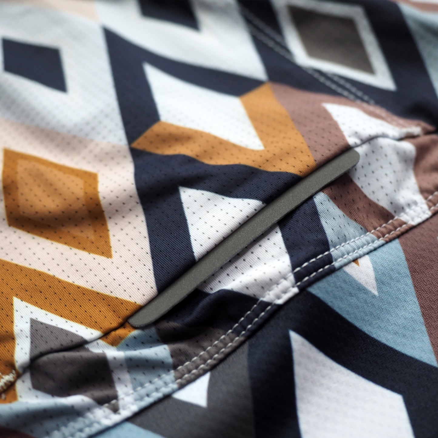 The Pack Alpha Geometric Jersey - Men (Prism)